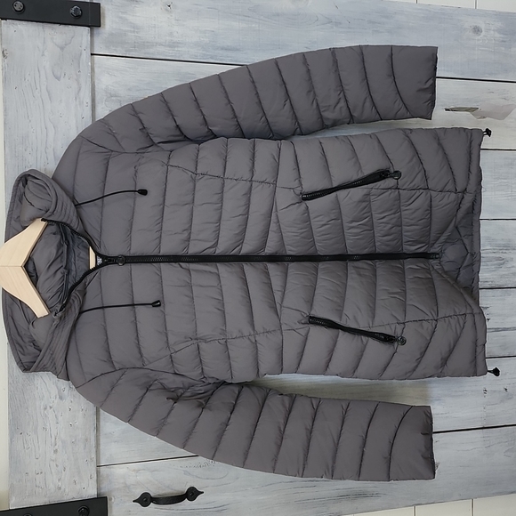 Lord & Taylor Bernardo EcoPlume Packable Walker in Charcoal Women's Size Medium - Picture 3 of 14